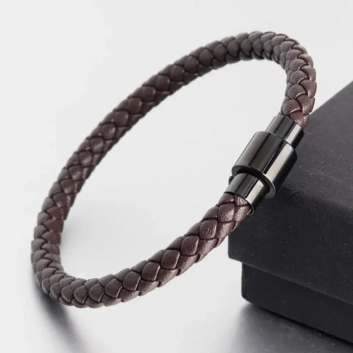 Simple Style Men\'s Handwoven Leather Bracelet Black High Quality Metal Buckle Fashionable Casual Wristband Gift for Husband